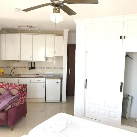 Studio In Torremolinos, With Wonderful Sea View, Pool Access And Furnished Ba... Appartement Torremolinos